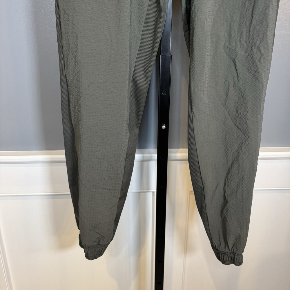 Athleta Textured Brooklyn Jogger Olive Green Pants Women Size 4 - Picture 3 of 11